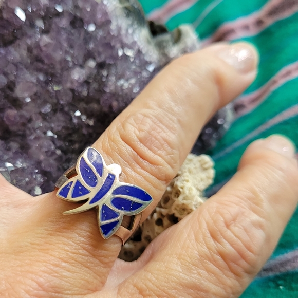 Sterling silver butterfly ring with inlaid lapis stone. - Picture 3 of 5